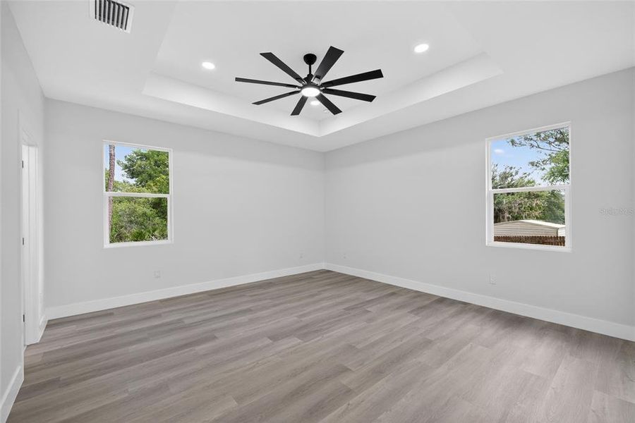Spacious, unfurnished interior of a new home in , Spring Hill (Image 24).