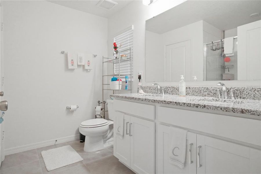 Furnished interior view inside a new home in , Auburndale (Image 23).