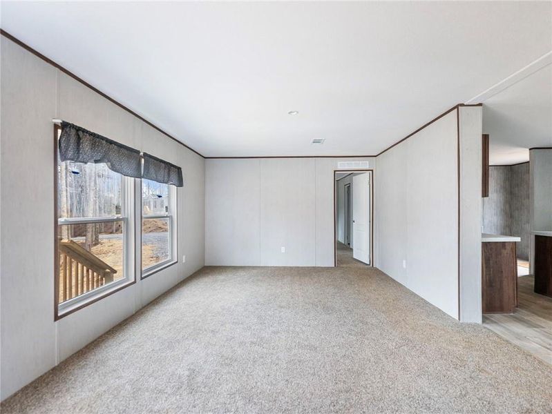 Spacious, unfurnished interior of a new home in , Lula (Image 12).