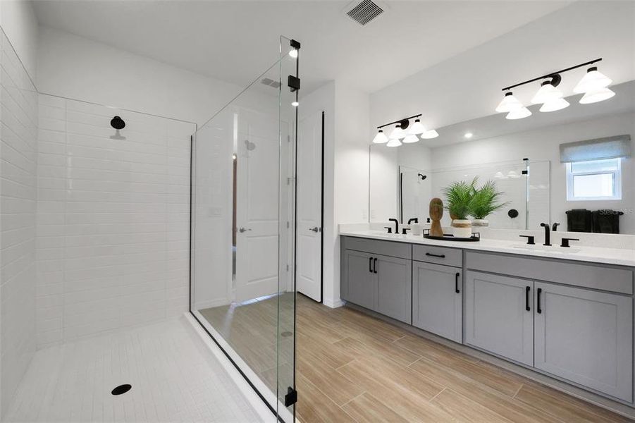 Furnished interior view inside a new home in Creekside Run at Babcock Ranch, Punta Gorda (Image 4).