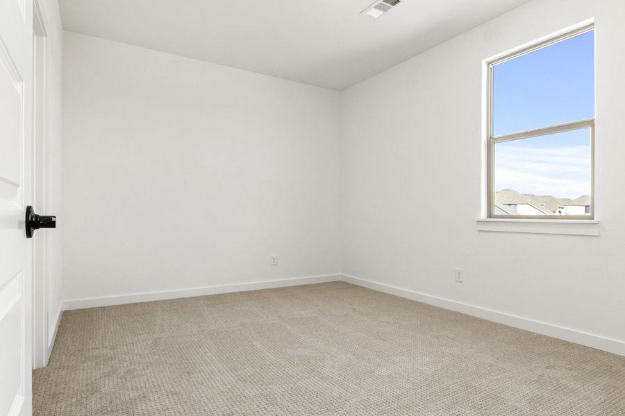 Spacious, unfurnished interior of a new home in Cottonwood Creek, Rowlett (Image 16).