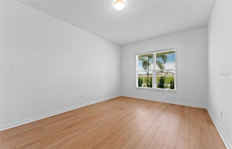 Spacious, unfurnished interior of a new home in Riverwood, Zephyrhills (Image 16).