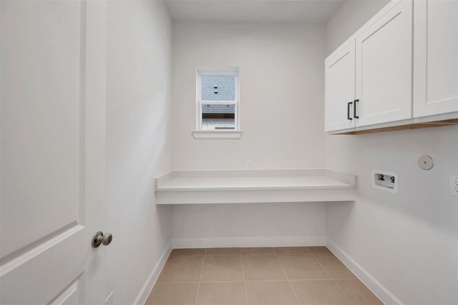 Spacious, unfurnished interior of a new home in Jordan Ranch - Premier Collection, Fulshear (Image 16).