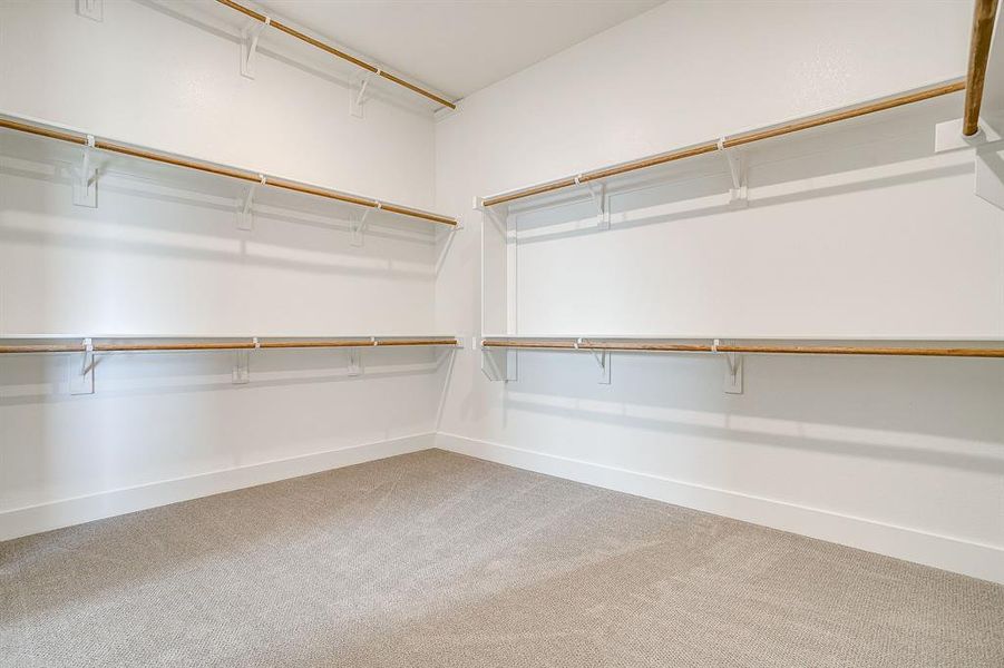 Spacious, unfurnished interior of a new home in Waterfall Ranch, Waxahachie (Image 26).