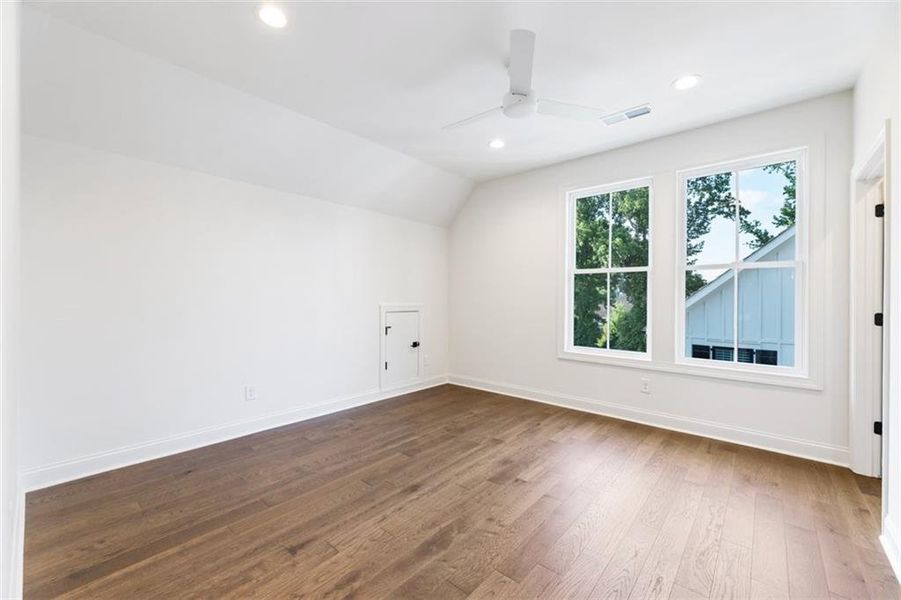 Spacious, unfurnished interior of a new home in , Alpharetta (Image 73). Spacious, unfurnished interior of a new home in , Alpharetta (Image 73).