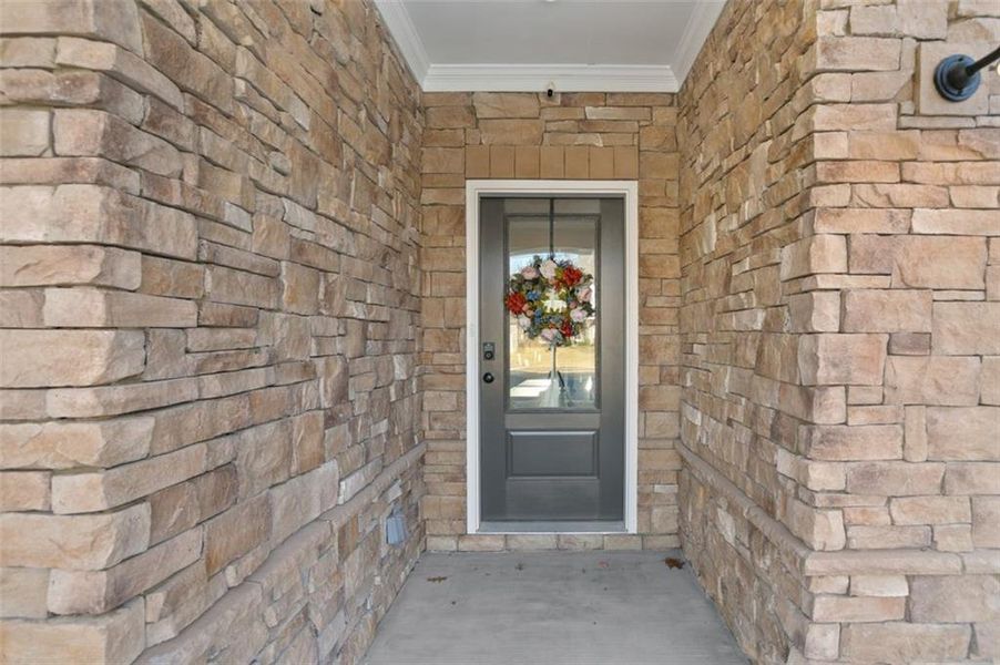 Exterior details and patio area of a home in Hillside Manor, Powder Springs (Image 27).