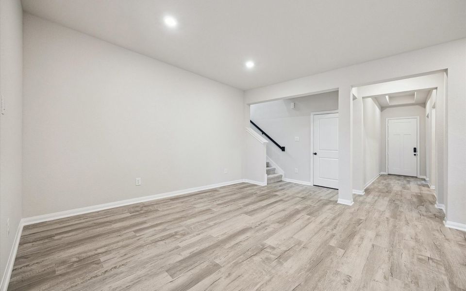 Spacious, unfurnished interior of a new home in Elyson, Katy (Image 13).