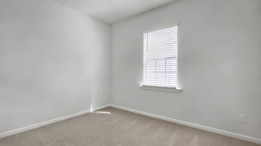 Spacious, unfurnished interior of a new home in Galvins Ridge, Sanford (Image 24).