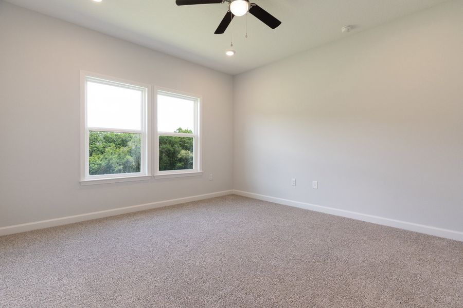 Spacious, unfurnished interior of a new home in Blossom Grove, Crestview (Image 19).