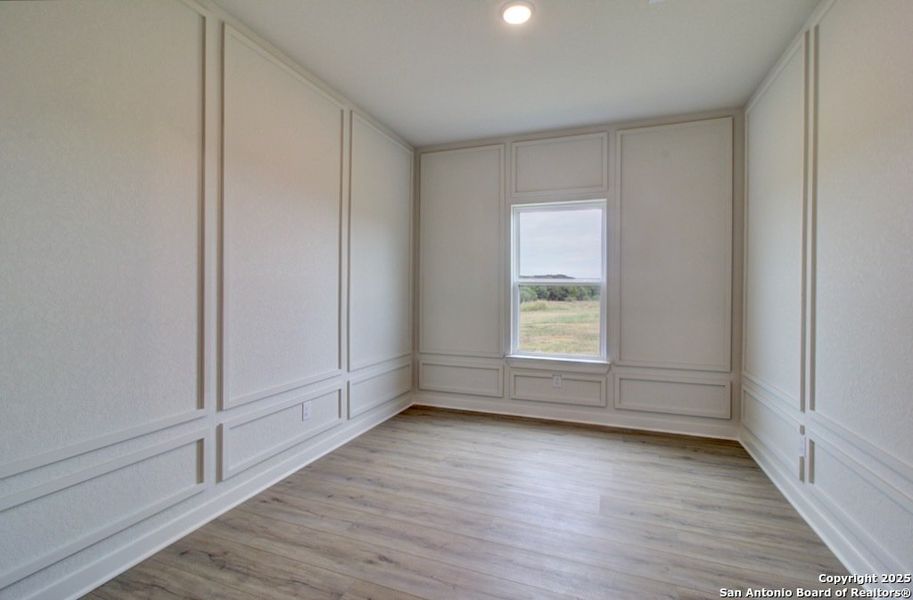 Spacious, unfurnished interior of a new home in Cloud Country, New Braunfels (Image 26).