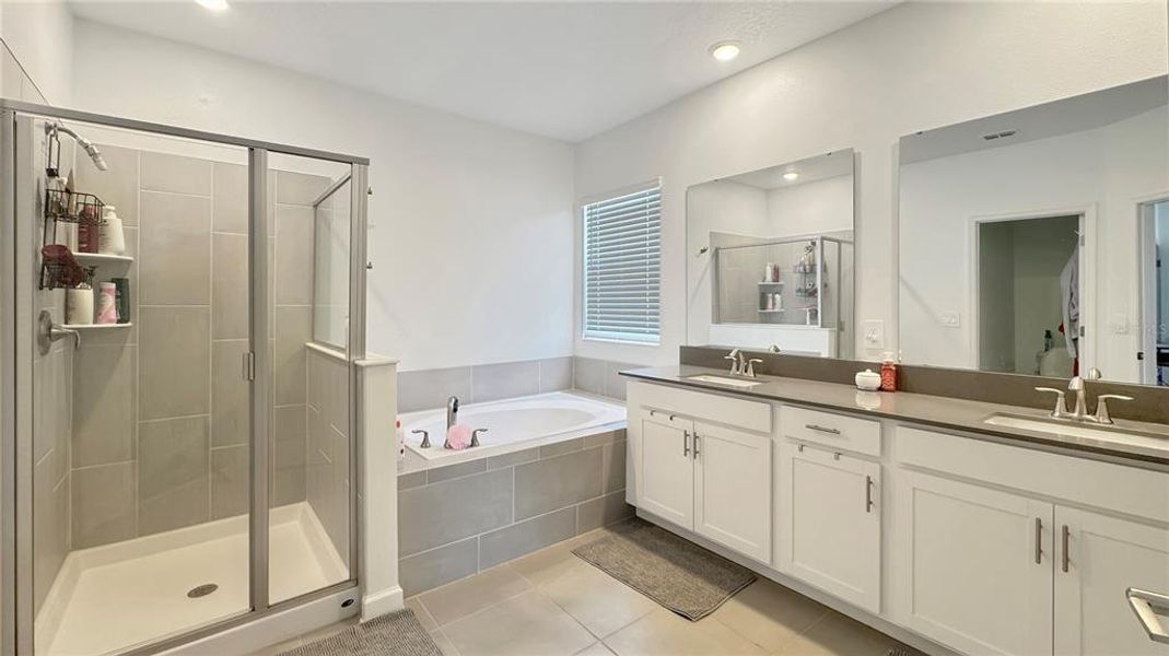 Furnished interior view inside a new home in , Davenport (Image 6).