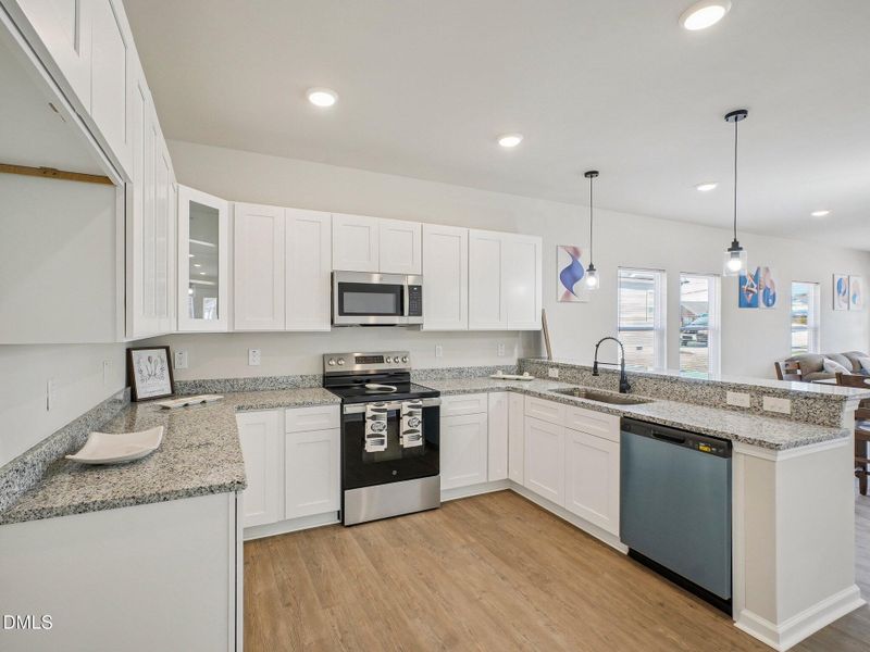 13-web-or-mls-W Old Glencoe Rd-S2409-013