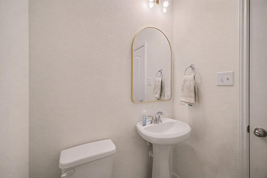 Furnished interior view inside a new home in , Tomball (Image 7).