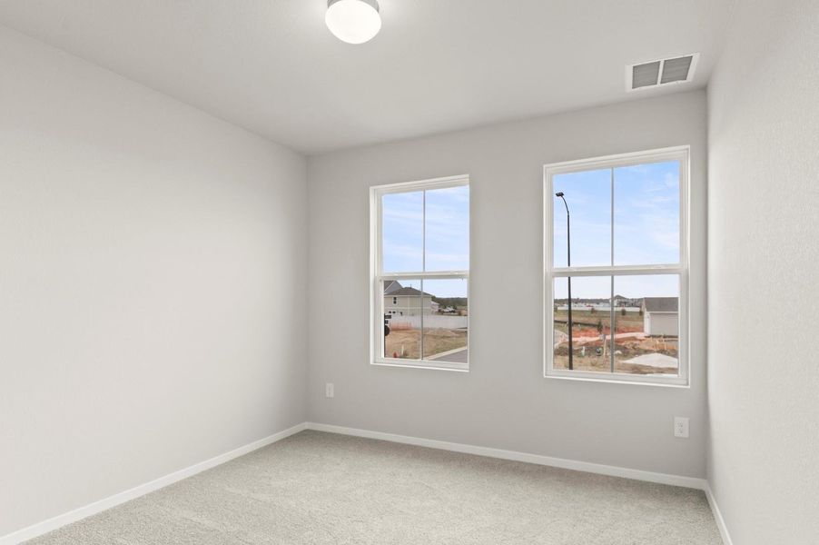 Spacious, unfurnished interior of a new home in Harvest Ridge, Elgin (Image 23).