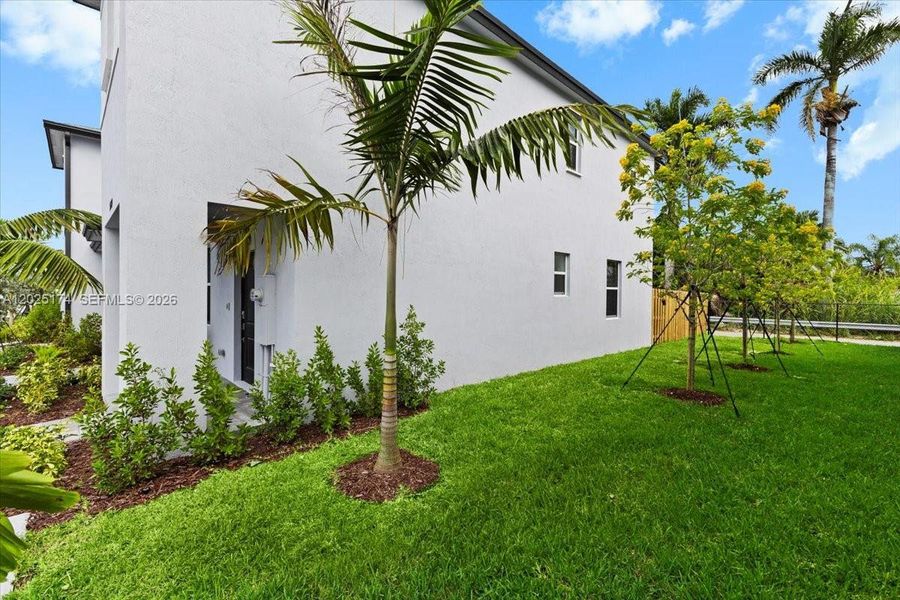 Exterior details and patio area of a home in , Homestead (Image 22).