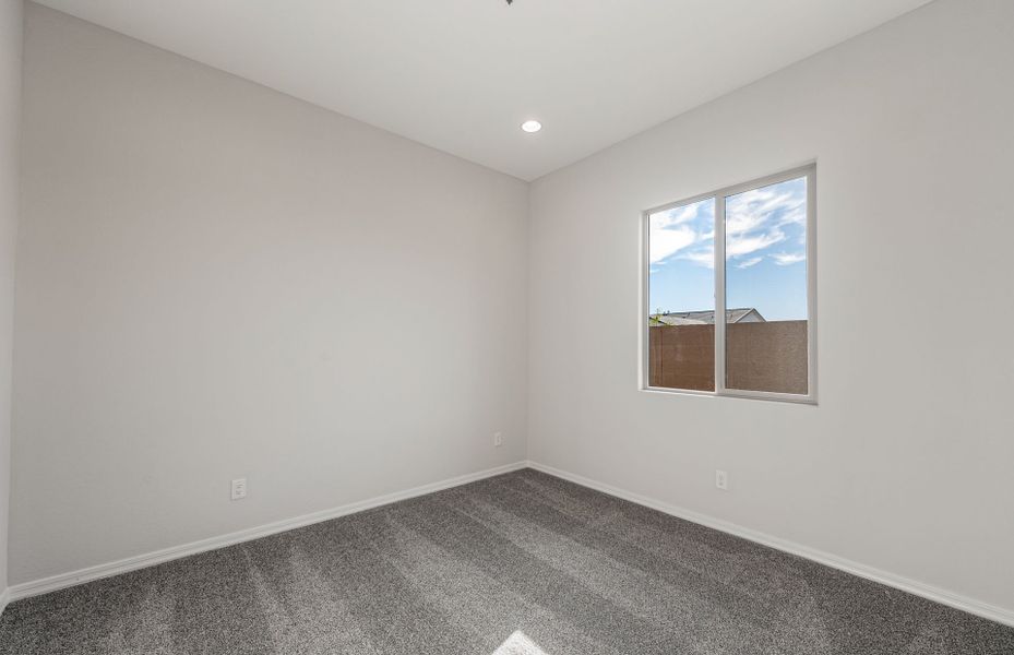 Spacious, unfurnished interior of a new home in Artisan at Asante, Surprise (Image 22).