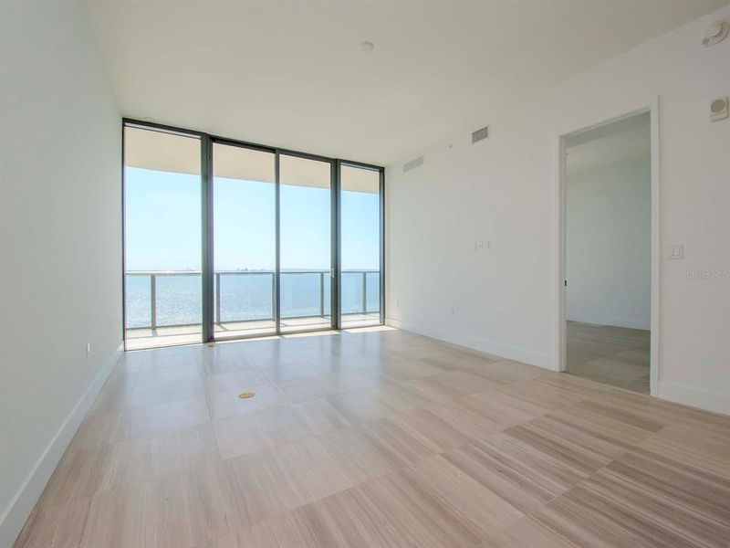 Spacious, unfurnished interior of a new home in , Tampa (Image 53). Spacious, unfurnished interior of a new home in , Tampa (Image 53).