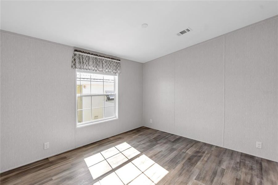 Spacious, unfurnished interior of a new home in , Bradenton (Image 14).