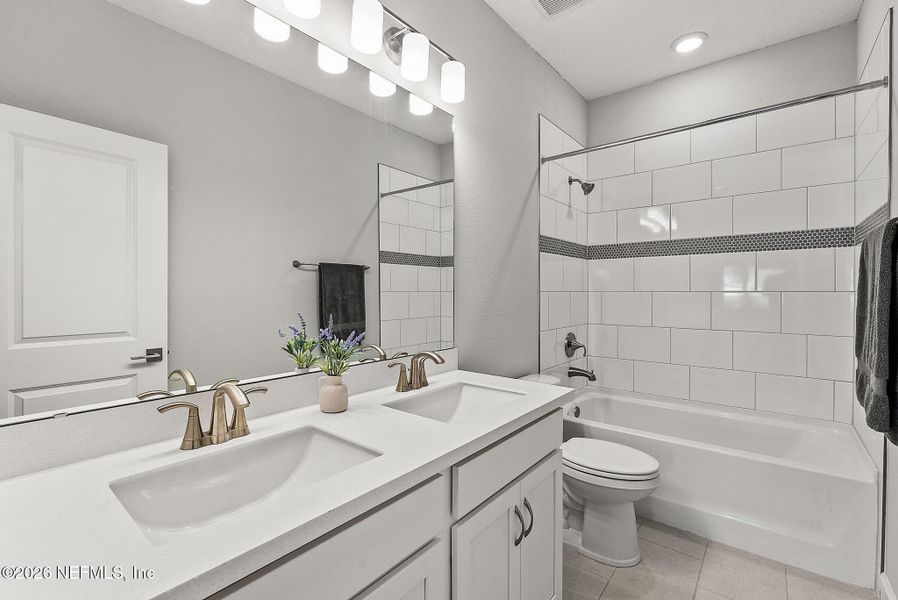 Furnished interior view inside a new home in Granville at eTown 38', Jacksonville (Image 6).