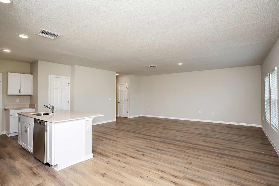 Spacious, unfurnished interior of a new home in Pasadena Ridge, Dade City (Image 12). Spacious, unfurnished interior of a new home in Pasadena Ridge, Dade City (Image 12).