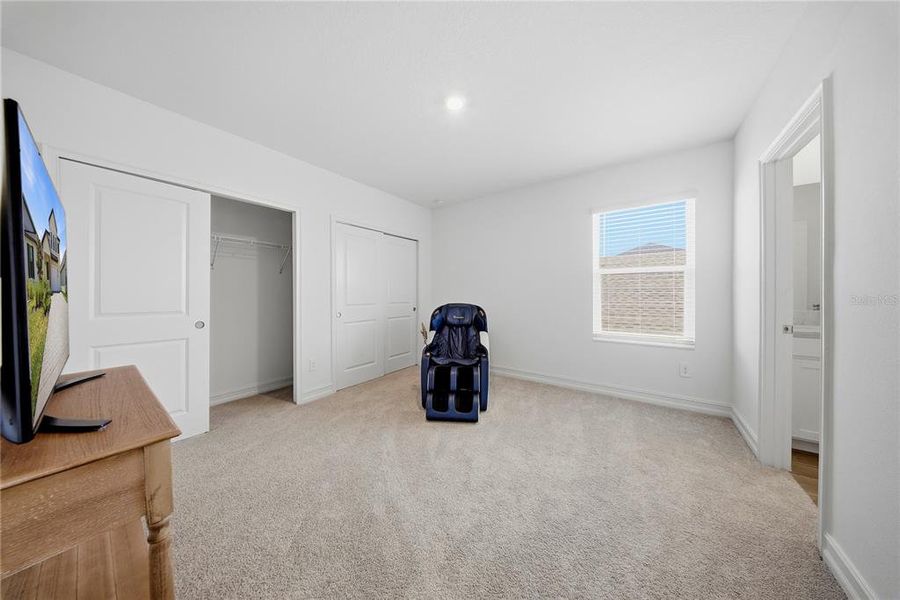 Spacious, unfurnished interior of a new home in Connerton, Land O' Lakes (Image 60).