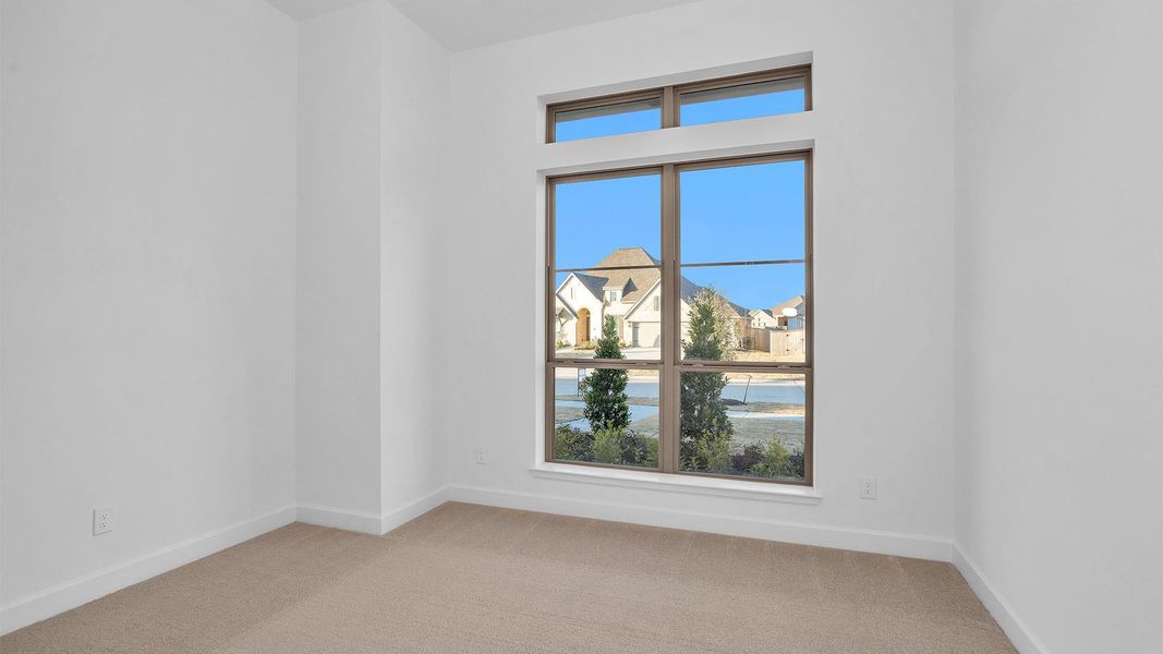 Spacious, unfurnished interior of a new home in Valencia, Manvel (Image 12).