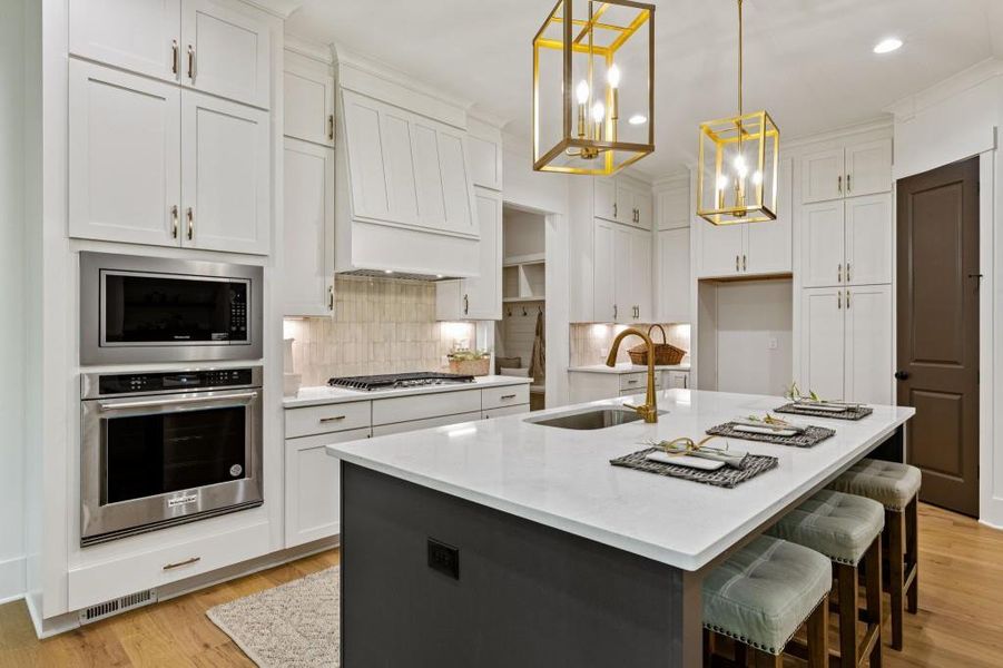 Furnished interior view inside a new home in White Post on Lake Lanier, Gainesville (Image 28). Furnished interior view inside a new home in White Post on Lake Lanier, Gainesville (Image 28).