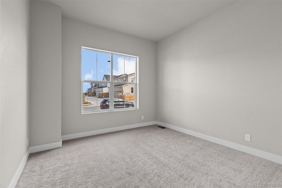 Spacious, unfurnished interior of a new home in , Aurora (Image 18).
