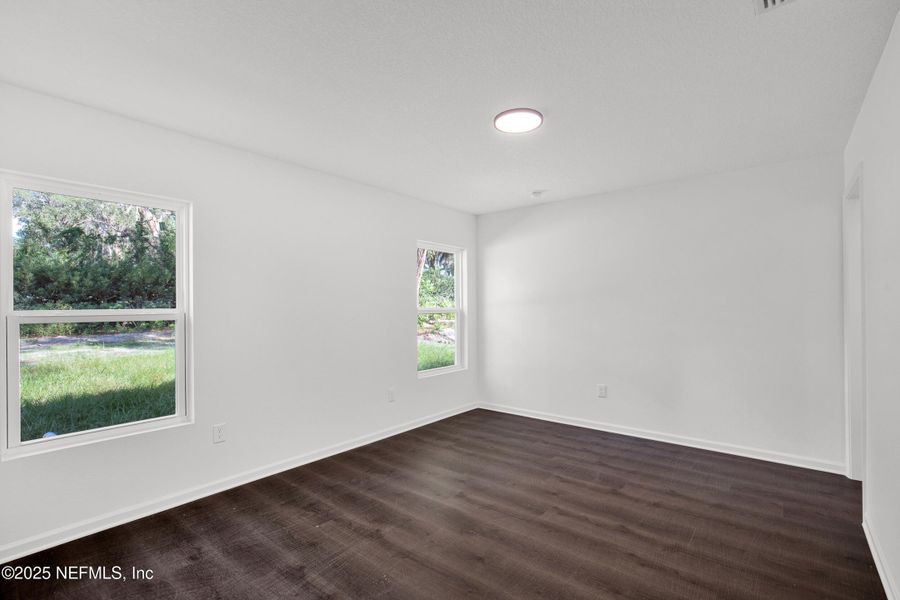 Spacious, unfurnished interior of a new home in , Palatka (Image 31).