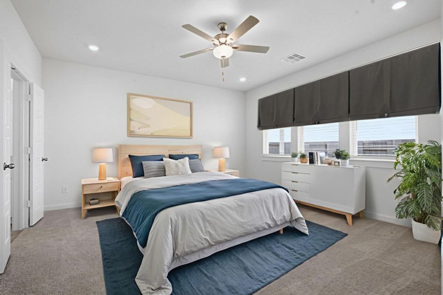 Furnished interior view inside a new home in , Rosharon (Image 14).