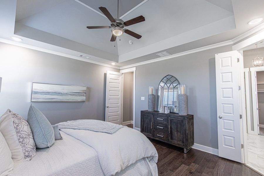 Representative furnished interior of a home built from the Worthington by Grant & Co in White Oak, Arlington (Image 54).