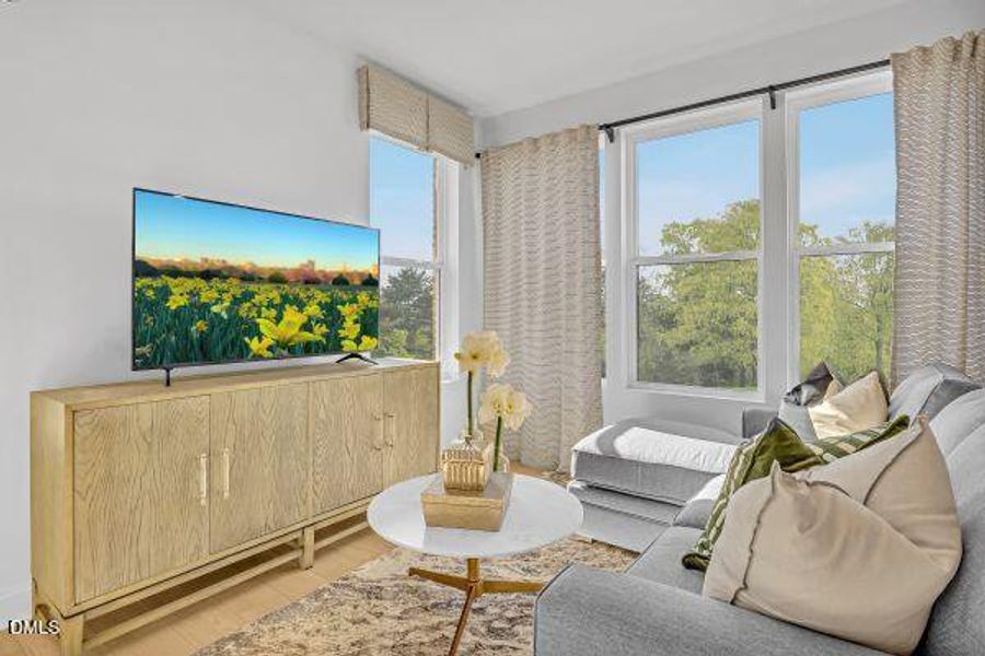 P_RAL_TWW_Tessa_Model_INT_FAM_4