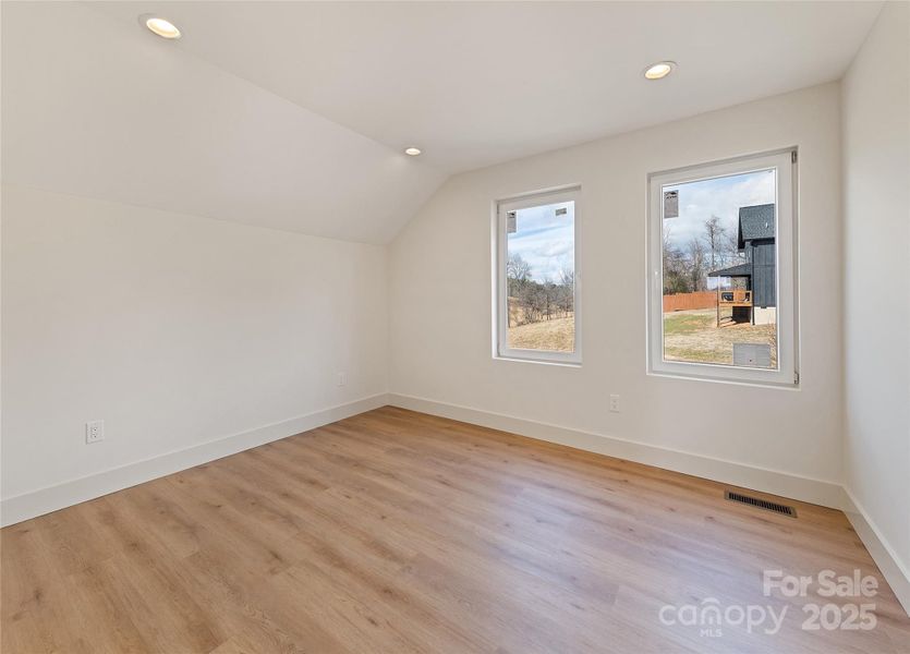 Spacious, unfurnished interior of a new home in , Alexander (Image 28).