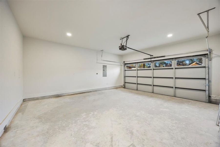 Spacious, unfurnished interior of a new home in , Dallas (Image 26). Spacious, unfurnished interior of a new home in , Dallas (Image 26).