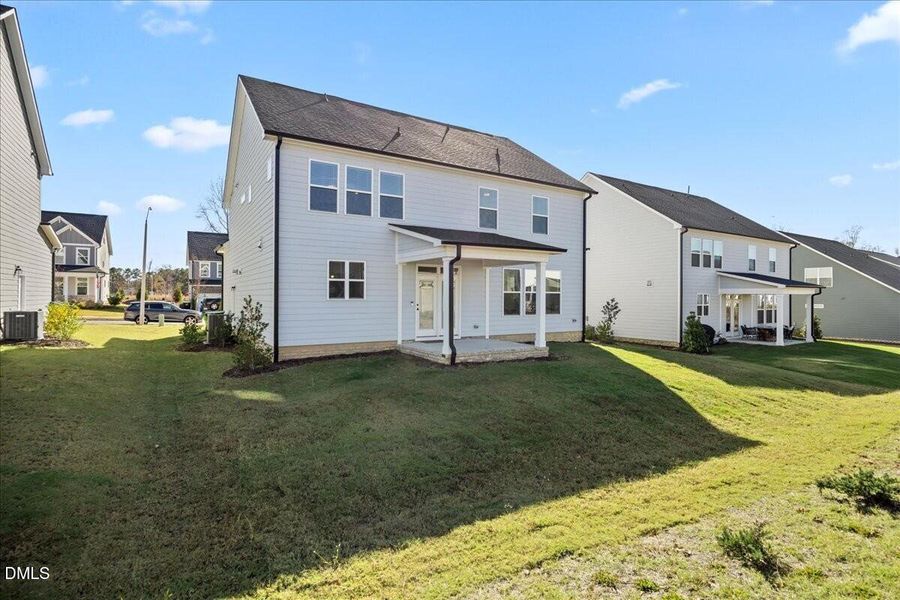 58-2A1A1292 rear exterior3