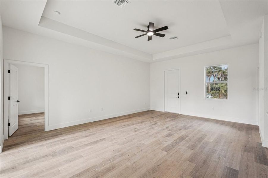 Spacious, unfurnished interior of a new home in , North Port (Image 17).