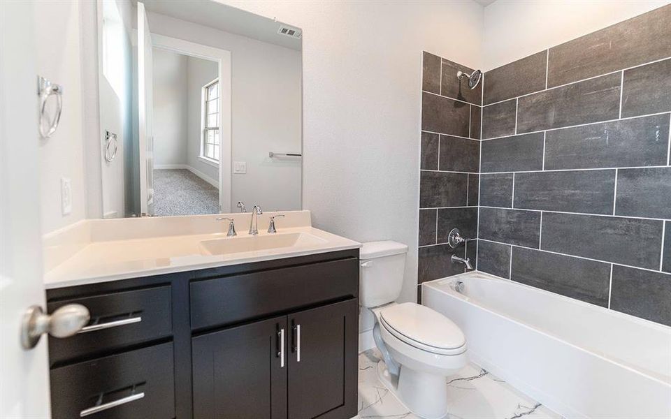 Furnished interior view inside a new home in Sonoma Verde, Rockwall (Image 8). Furnished interior view inside a new home in Sonoma Verde, Rockwall (Image 8).