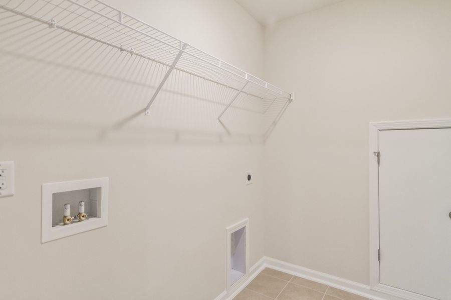 Spacious, unfurnished interior of a new home in The Grove, Florence (Image 37).