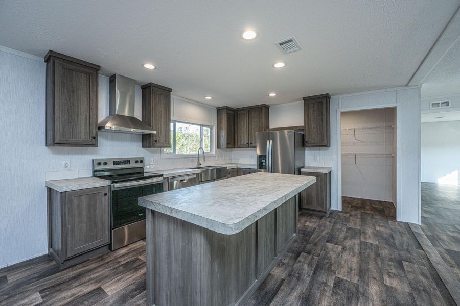 Furnished interior view inside a new home in , Pinopolis (Image 4).