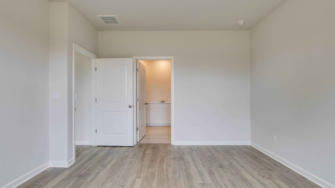 Spacious, unfurnished interior of a new home in Legacy Farms, White House (Image 35). Spacious, unfurnished interior of a new home in Legacy Farms, White House (Image 35).