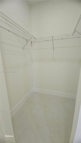 Spacious, unfurnished interior of a new home in , Lehigh Acres (Image 34).
