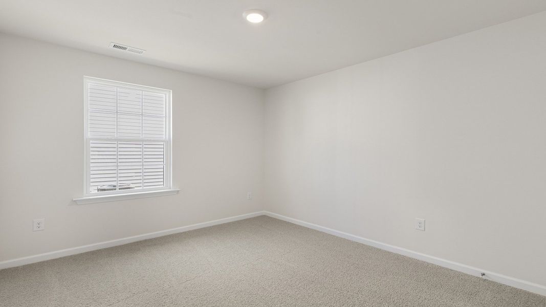 Spacious, unfurnished interior of a new home in Quail Haven, Winston-Salem (Image 14).