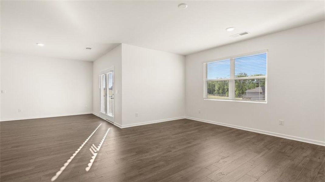 Spacious, unfurnished interior of a new home in Poplar Preserve, Newnan (Image 16).
