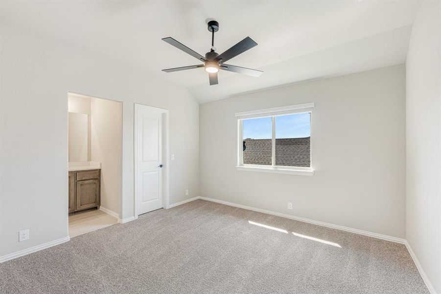 Spacious, unfurnished interior of a new home in Villages of Walnut Grove, Midlothian (Image 28). Spacious, unfurnished interior of a new home in Villages of Walnut Grove, Midlothian (Image 28).