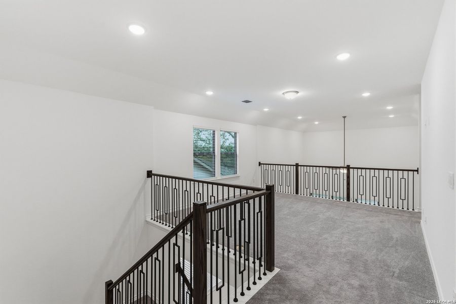 Spacious, unfurnished interior of a new home in Lily Springs, Seguin (Image 25).