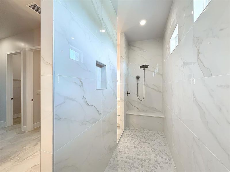 Spacious, unfurnished interior of a new home in , Port Charlotte (Image 47).