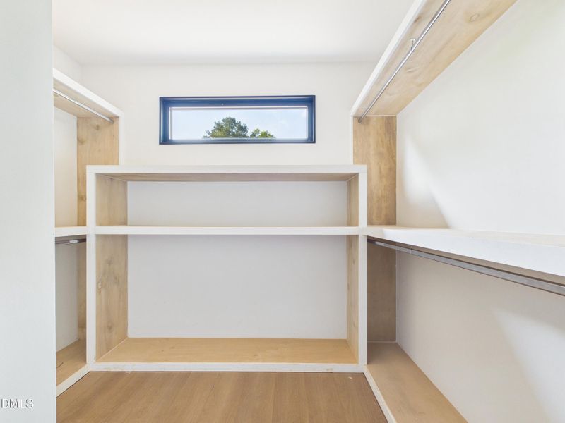 CAM06429G6-PR0015-STILL025