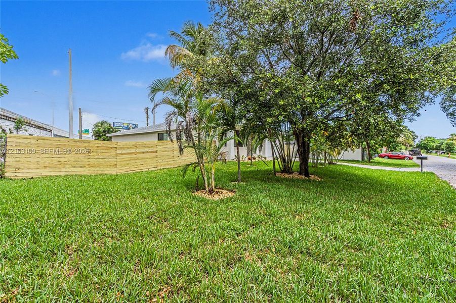 Natural landscape and outdoor views near in Oakland Park (Image 49). Natural landscape and outdoor views near in Oakland Park (Image 49).