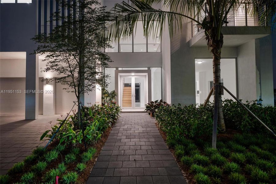Exterior details and patio area of a home in , Weston (Image 4).