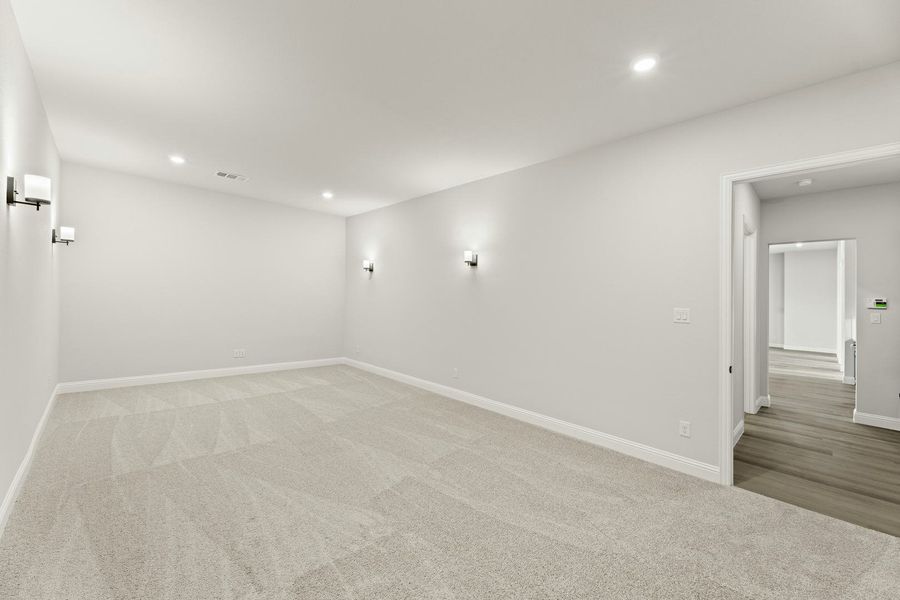 Spacious, unfurnished interior of a new home in Berkshire Estates, Mesquite (Image 27).